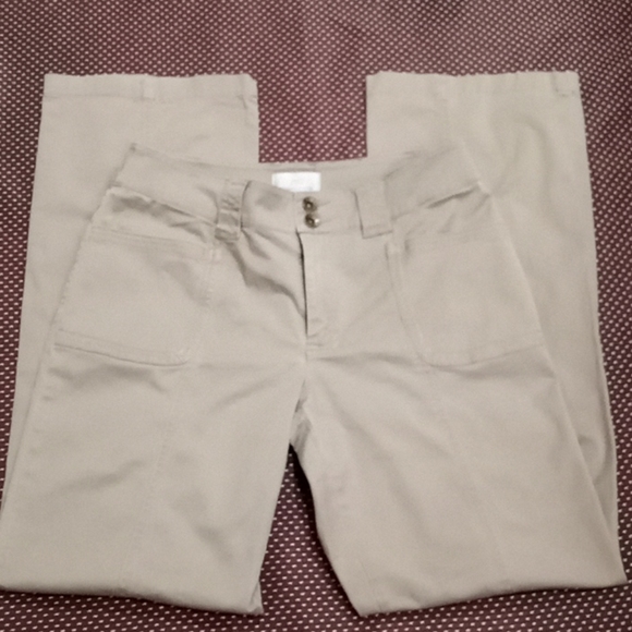 Casual Studio - Picture 1 of 5